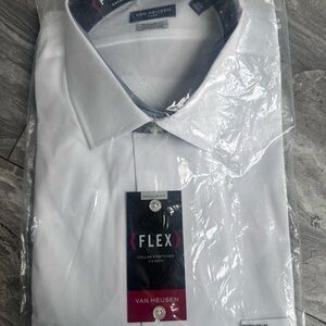 Van Heusen Men's Fitted Wrinkle Free Flex Collar  Dress Shirt 17.5 36/37